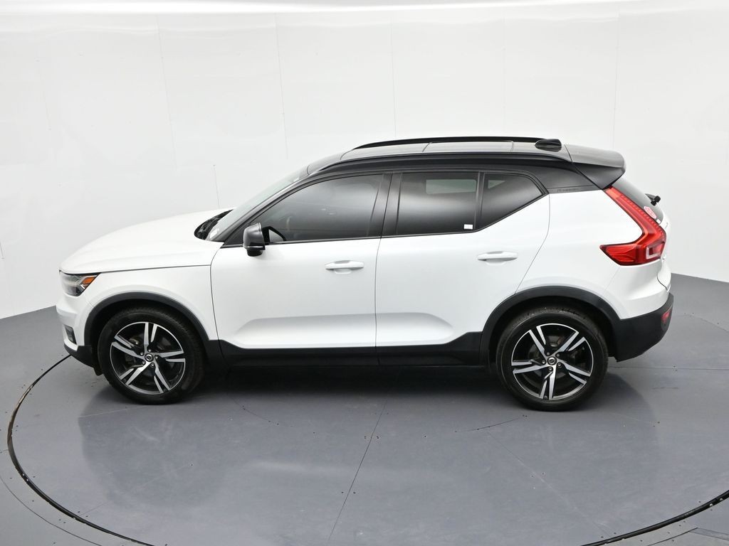 Volvo XC40 Vehicle Full-screen Gallery Image 20