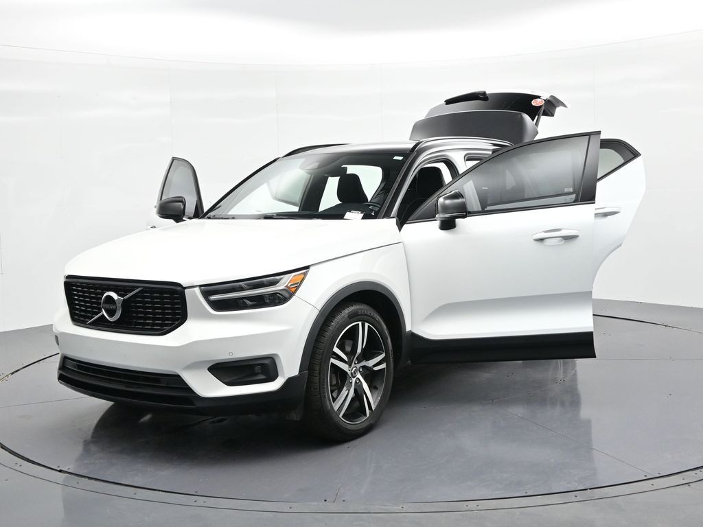 Volvo XC40 Vehicle Full-screen Gallery Image 27