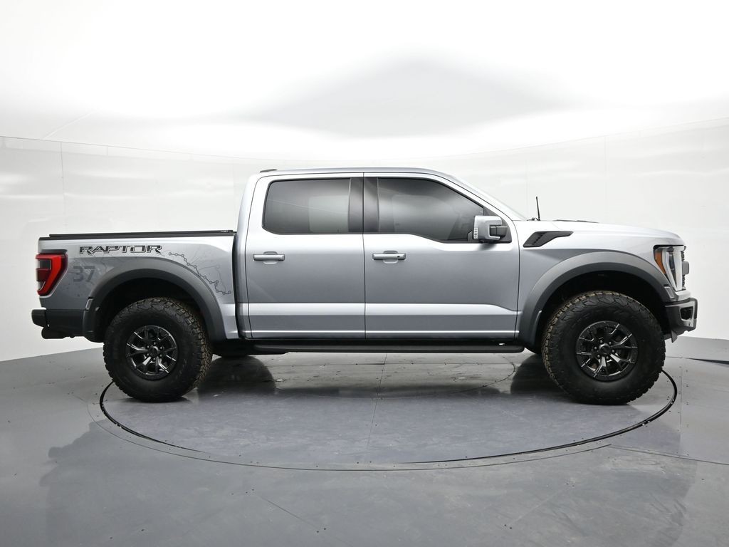 Ford F-150 Vehicle Full-screen Gallery Image 5