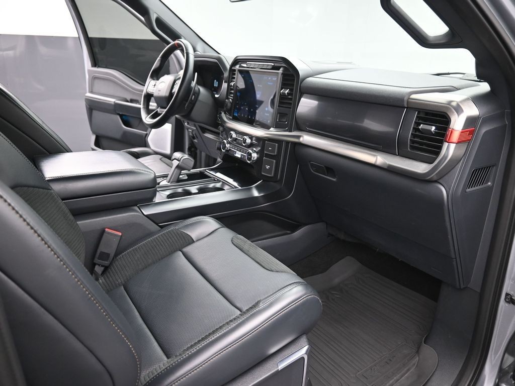 Ford F-150 Vehicle Full-screen Gallery Image 10