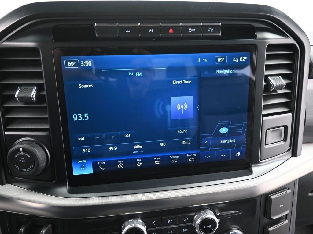 Ford F-150 Vehicle Full-screen Gallery Image 14