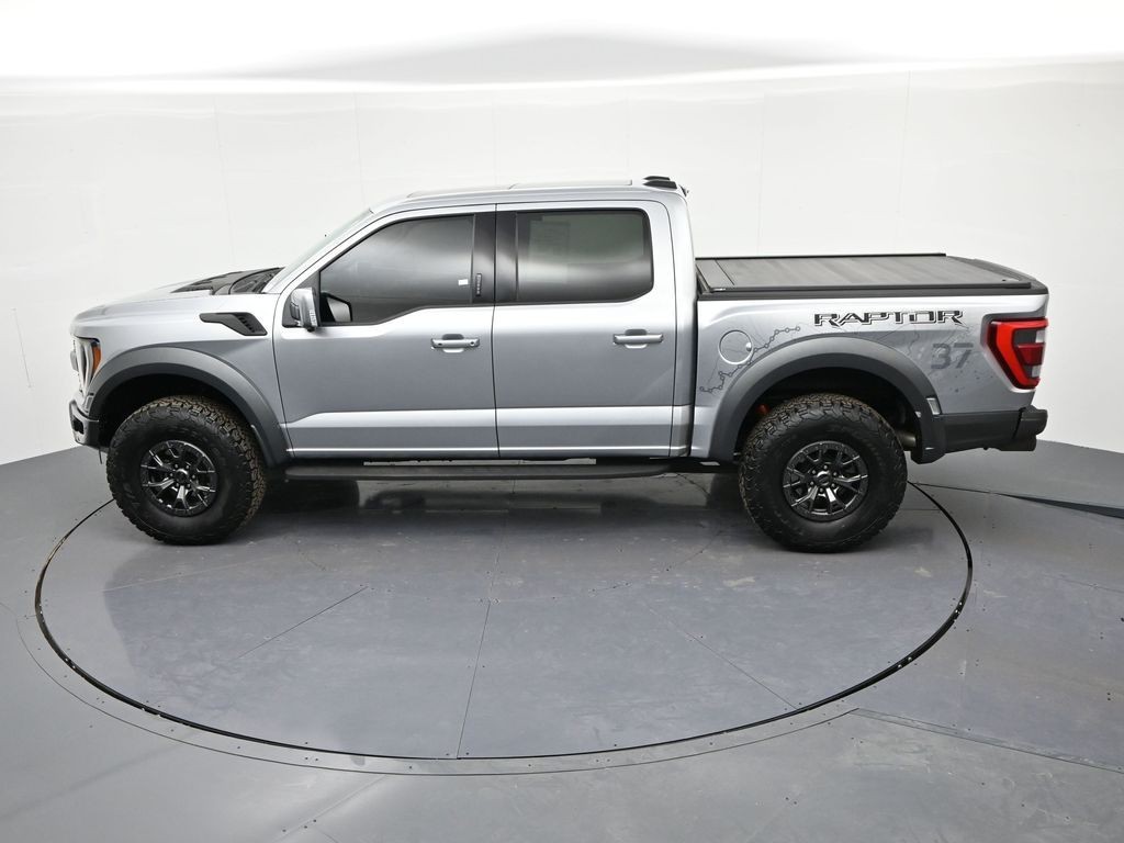 Ford F-150 Vehicle Full-screen Gallery Image 21