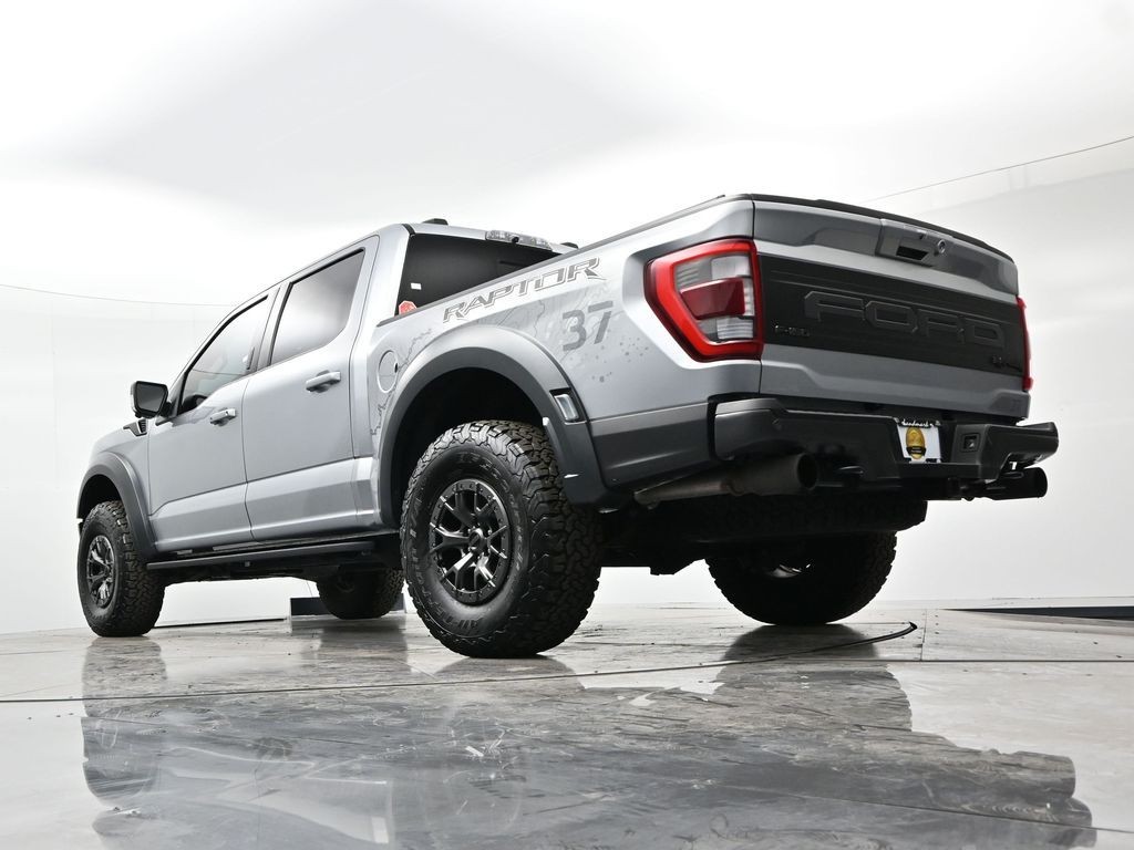Ford F-150 Vehicle Full-screen Gallery Image 22