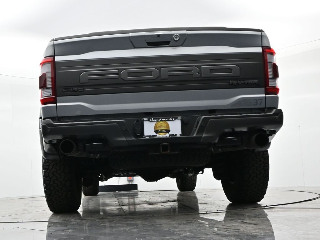 Ford F-150 Vehicle Full-screen Gallery Image 23