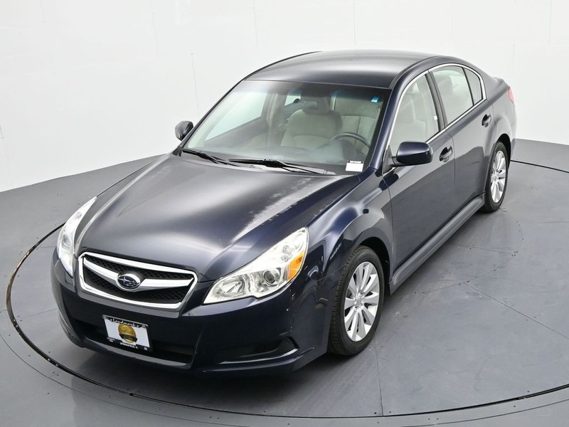Subaru Legacy Vehicle Full-screen Gallery Image 17