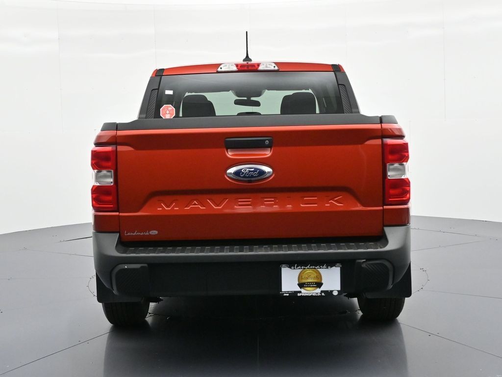 Ford Maverick Vehicle Full-screen Gallery Image 7