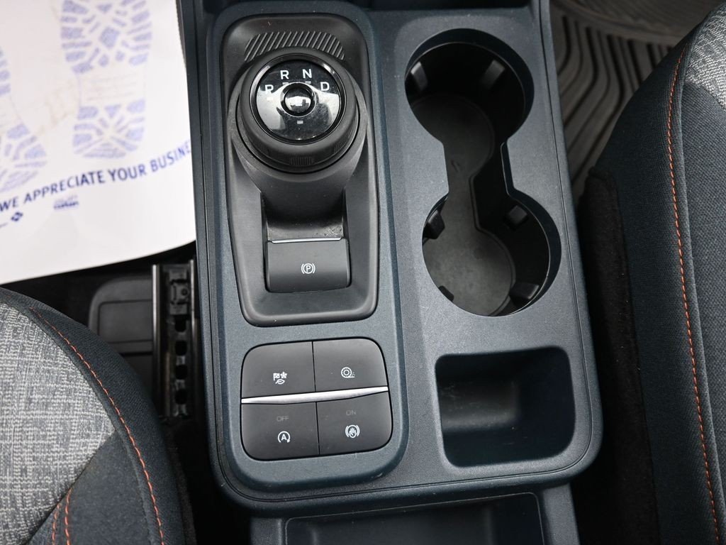 Ford Maverick Vehicle Full-screen Gallery Image 13