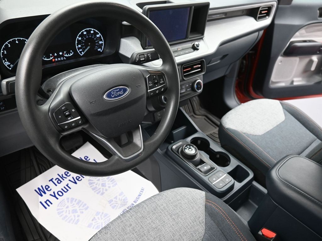 Ford Maverick Vehicle Full-screen Gallery Image 17