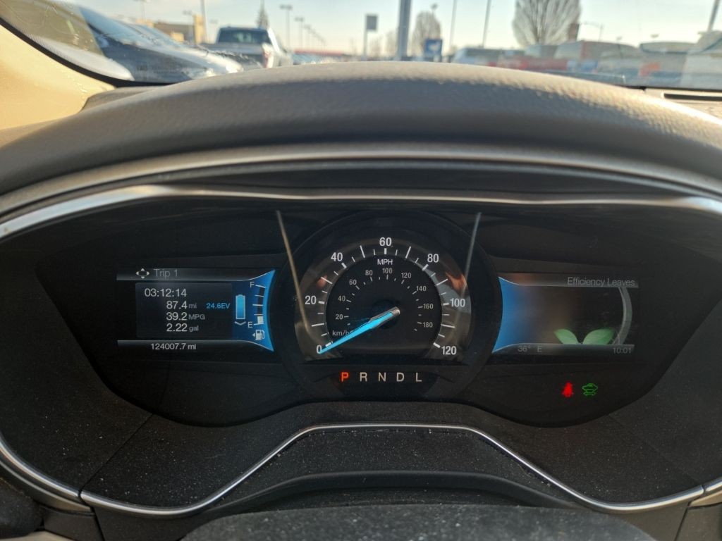 Ford Fusion Vehicle Full-screen Gallery Image 11