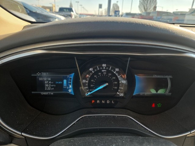 Ford Fusion Vehicle Full-screen Gallery Image 11