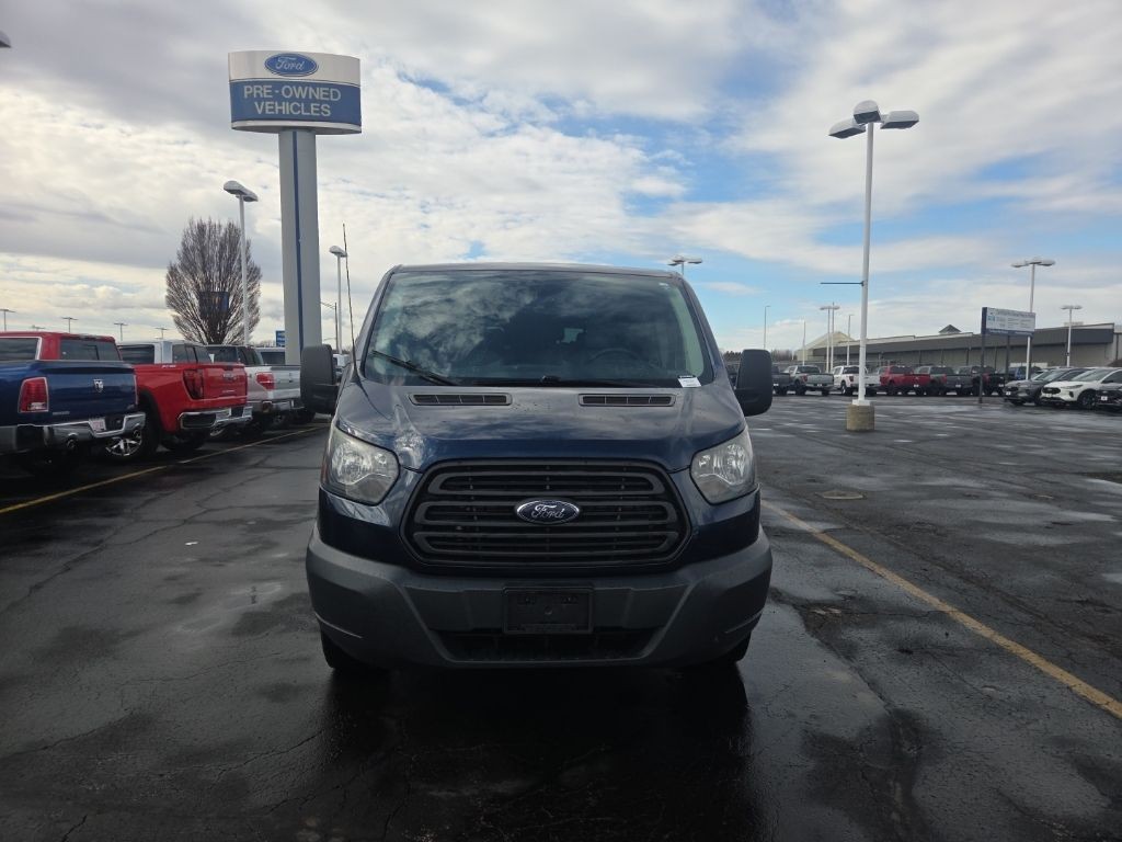 Ford Transit Wagon Vehicle Full-screen Gallery Image 09