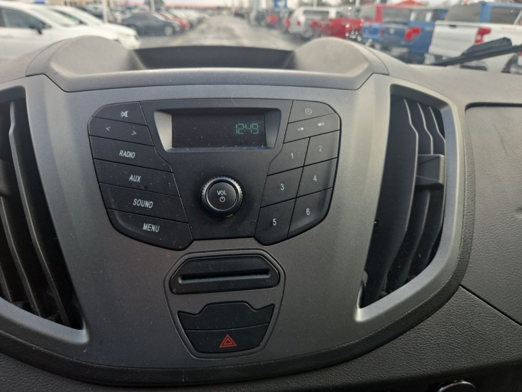 Ford Transit Wagon Vehicle Full-screen Gallery Image 13