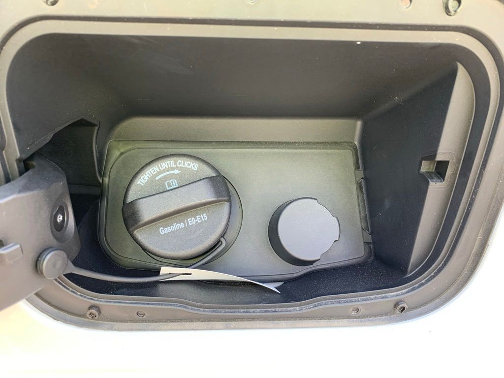 Ford F-250SD Vehicle Full-screen Gallery Image 10