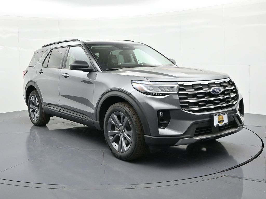 Ford Explorer Vehicle Full-screen Gallery Image 4