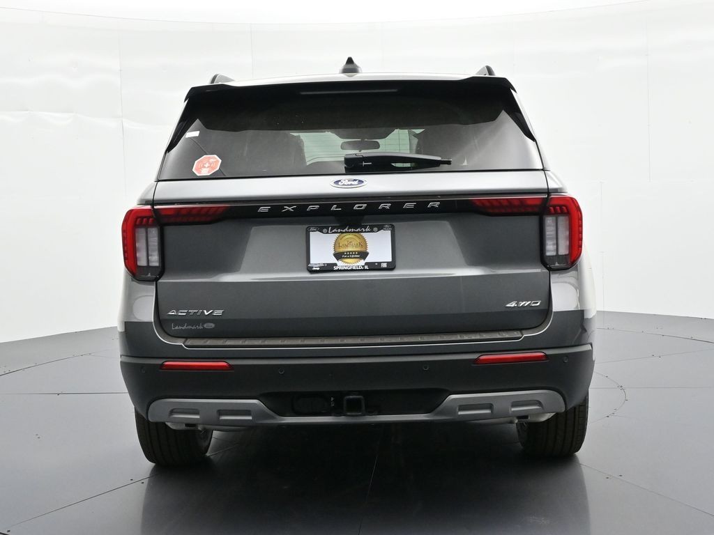 Ford Explorer Vehicle Full-screen Gallery Image 7