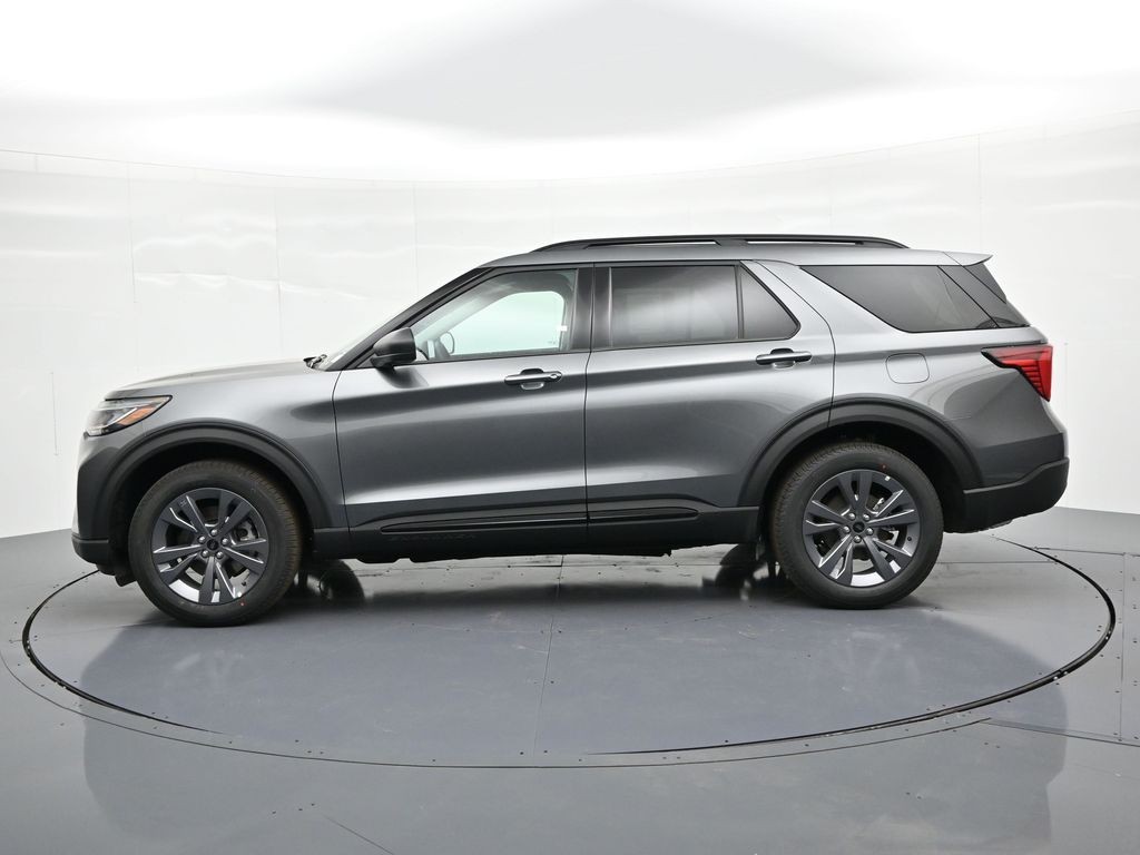 Ford Explorer Vehicle Full-screen Gallery Image 9