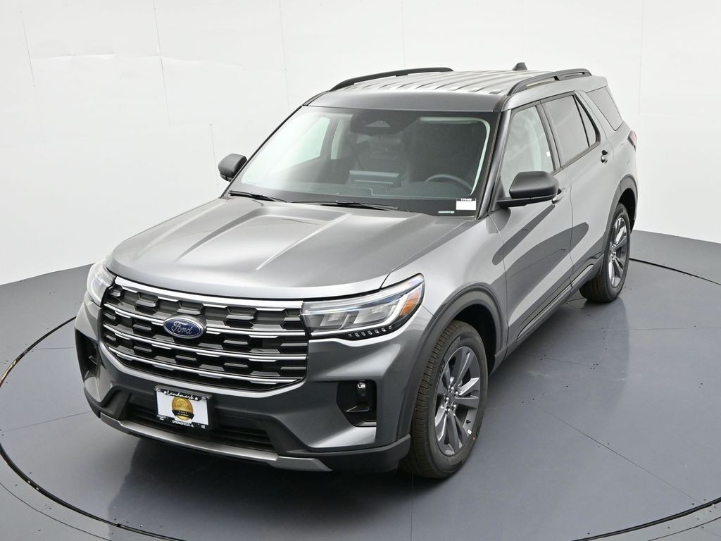Ford Explorer Vehicle Full-screen Gallery Image 26