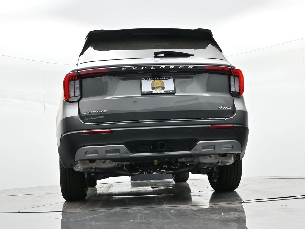 Ford Explorer Vehicle Full-screen Gallery Image 29