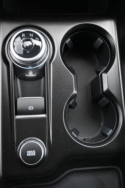 Ford Explorer Vehicle Full-screen Gallery Image 15
