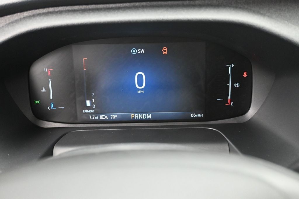 Ford Transit-350 Vehicle Full-screen Gallery Image 10