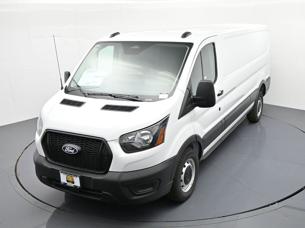 Ford Transit-350 Vehicle Full-screen Gallery Image 23