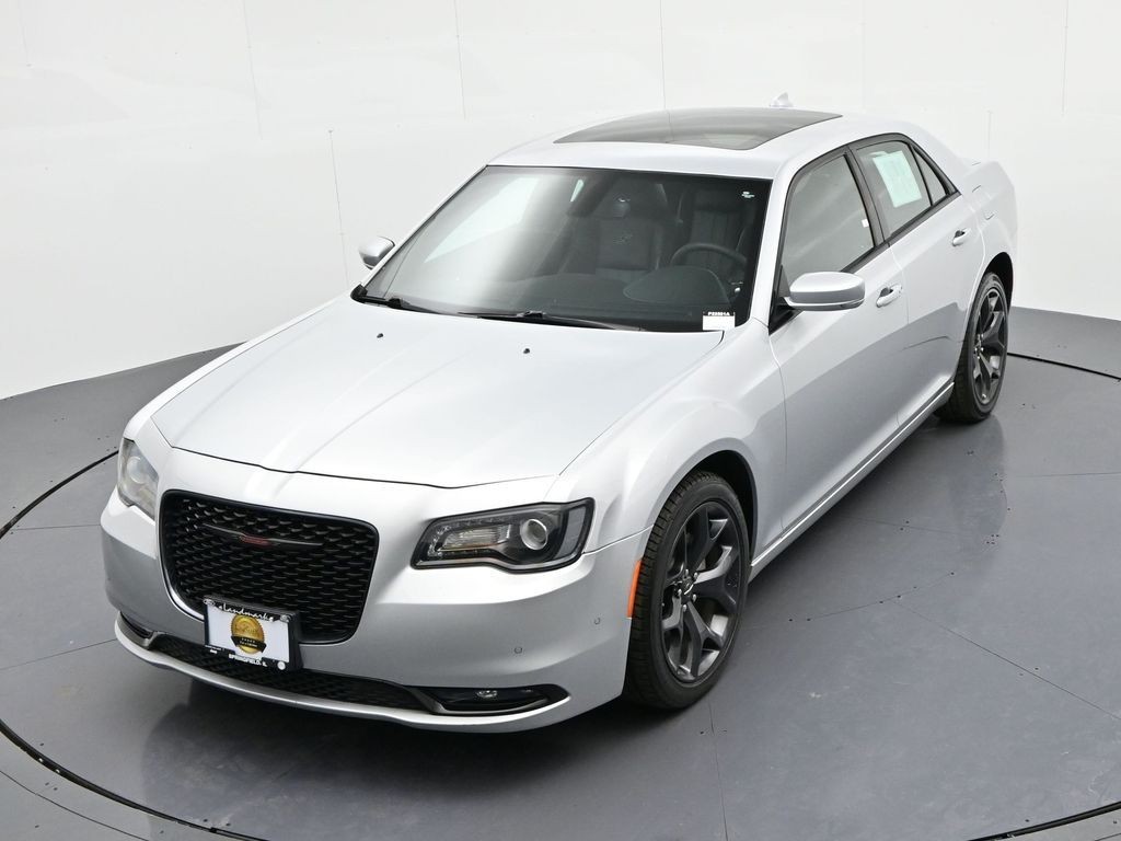 Chrysler 300 Vehicle Full-screen Gallery Image 20