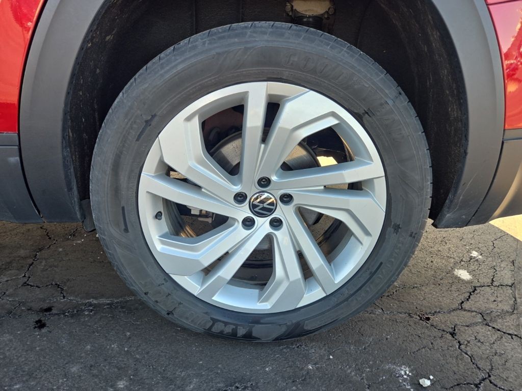 Volkswagen Atlas Vehicle Full-screen Gallery Image 4