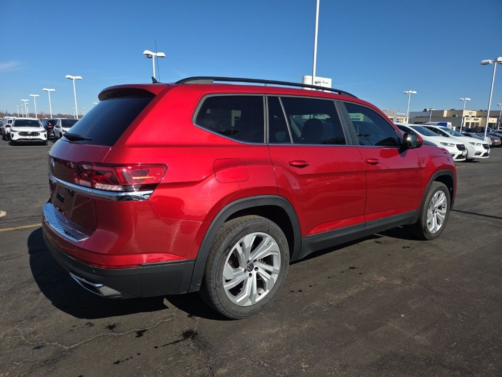 Volkswagen Atlas Vehicle Full-screen Gallery Image 6