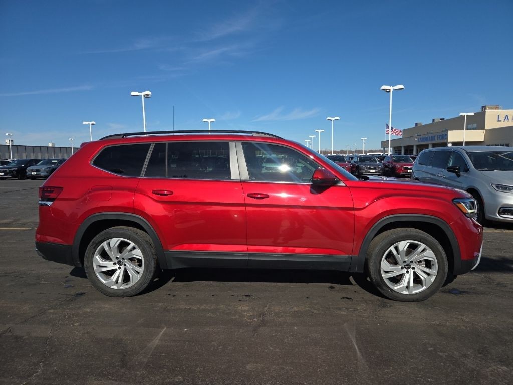 Volkswagen Atlas Vehicle Full-screen Gallery Image 7