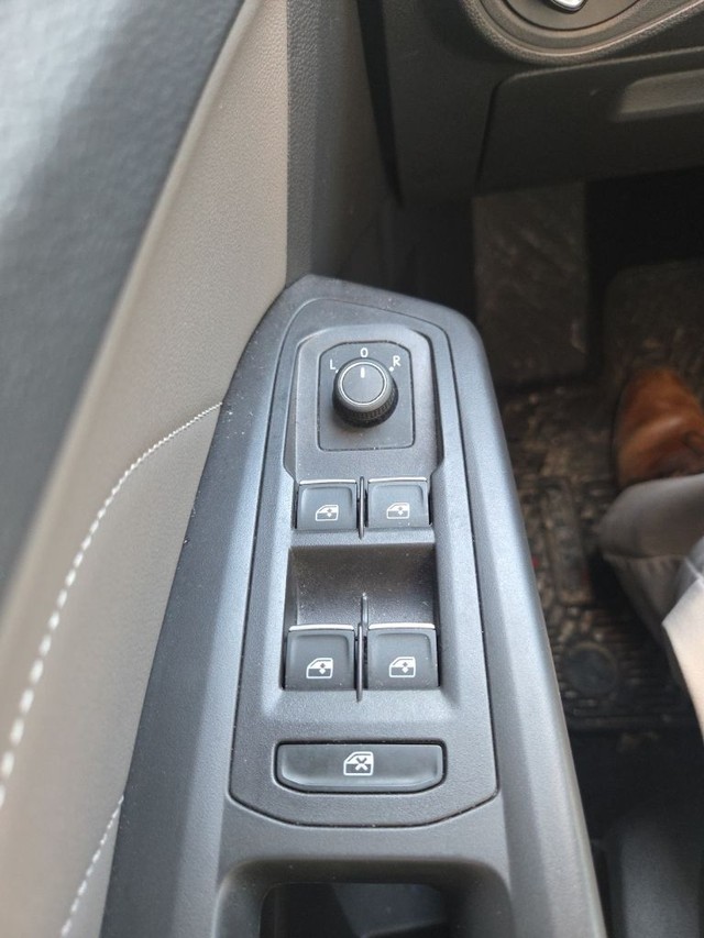 Volkswagen Atlas Vehicle Full-screen Gallery Image 14