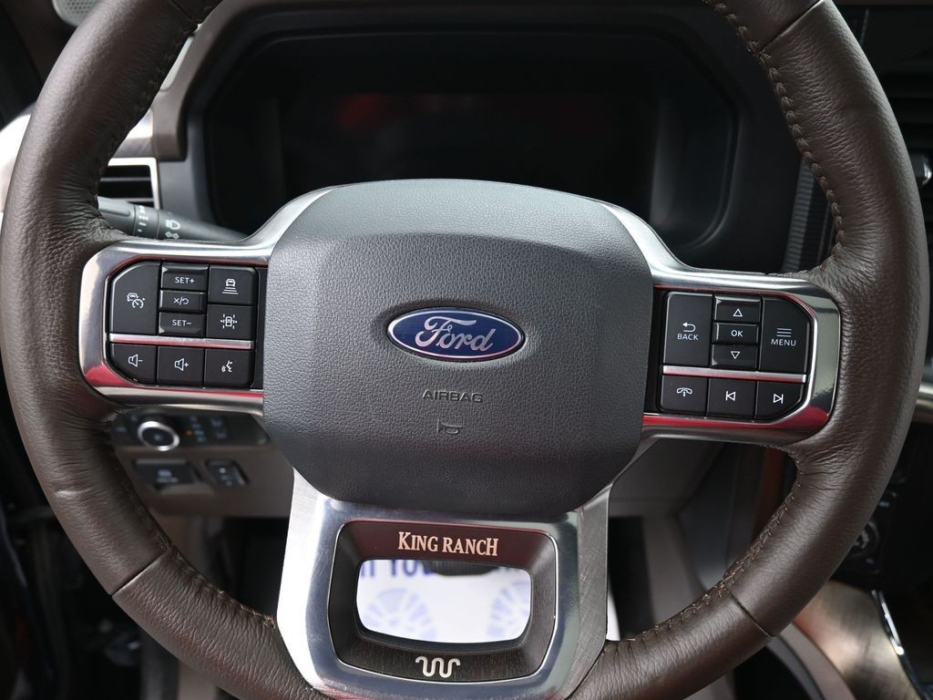 Ford F-150 Vehicle Full-screen Gallery Image 15
