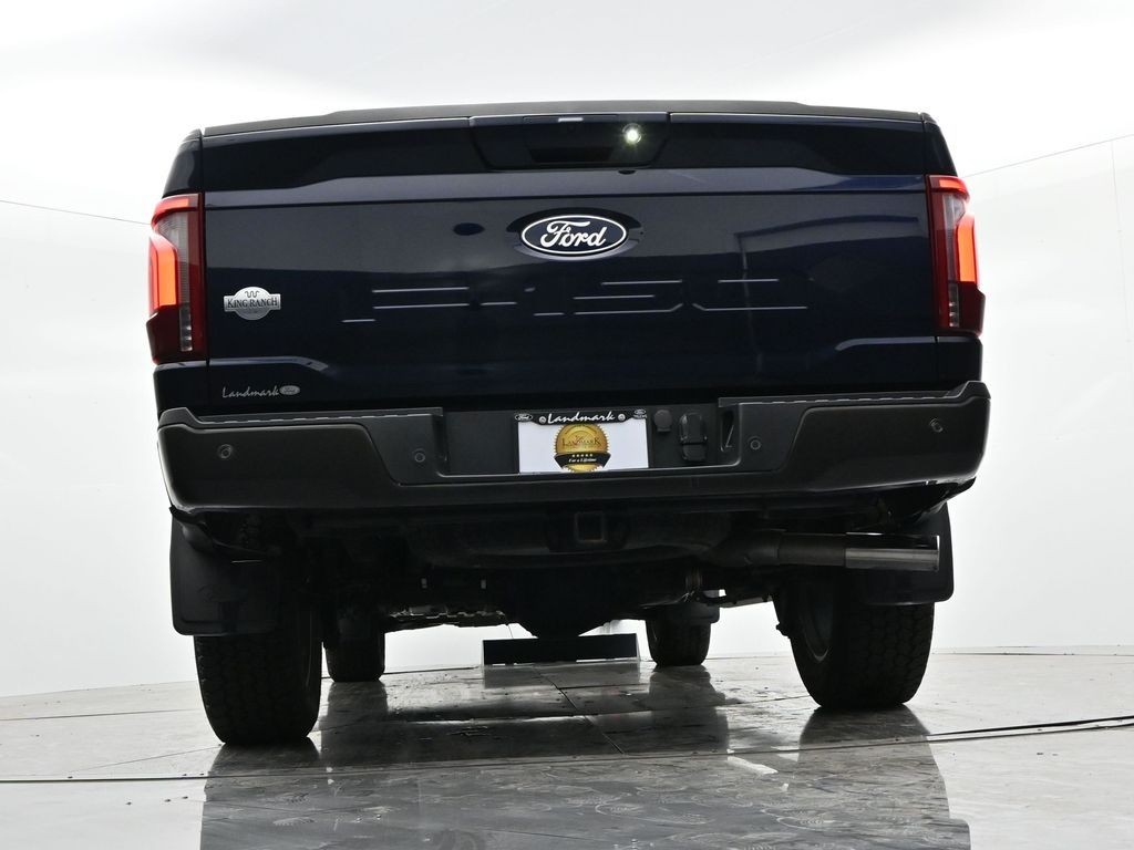 Ford F-150 Vehicle Full-screen Gallery Image 23