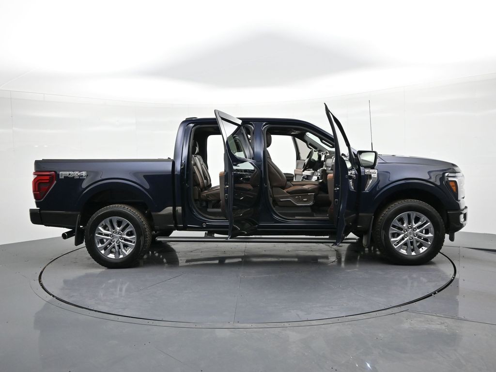Ford F-150 Vehicle Full-screen Gallery Image 26