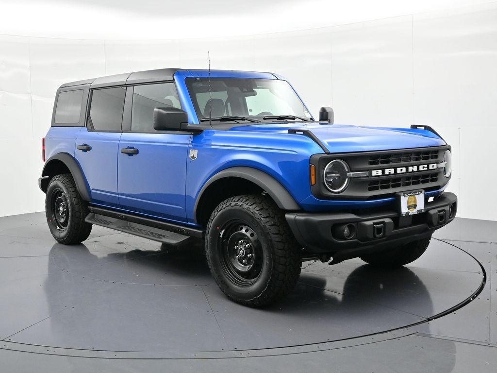 Ford Bronco Vehicle Full-screen Gallery Image 4