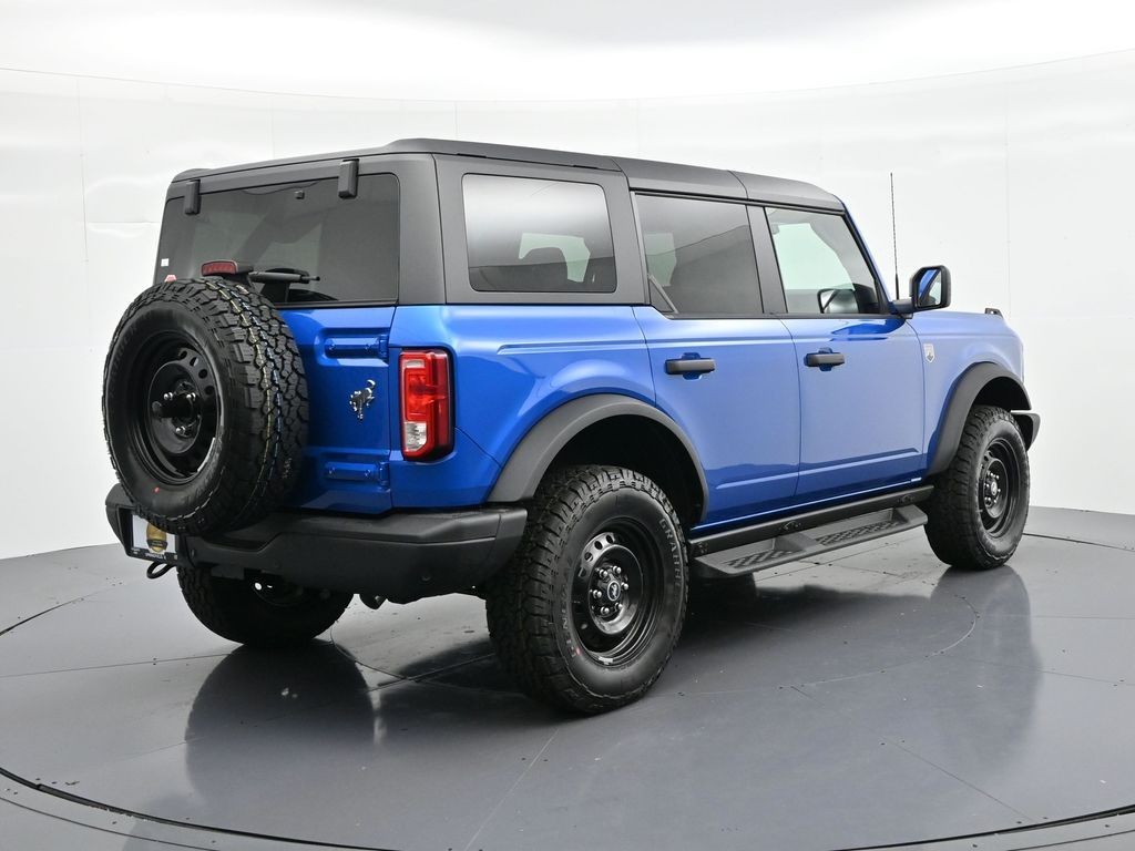 Ford Bronco Vehicle Full-screen Gallery Image 6