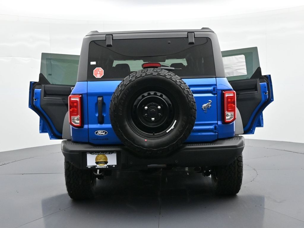 Ford Bronco Vehicle Full-screen Gallery Image 25