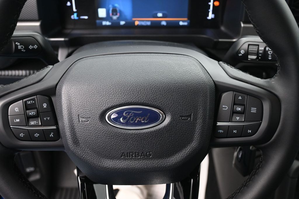 Ford Ranger Vehicle Full-screen Gallery Image 17