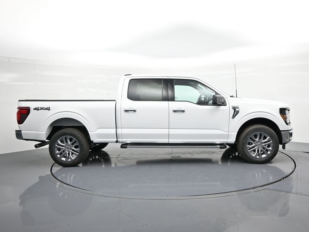 Ford F-150 Vehicle Full-screen Gallery Image 5