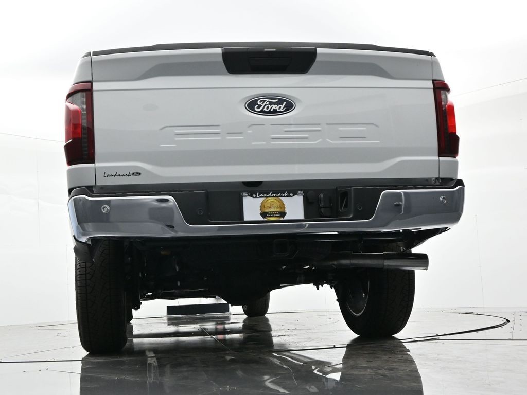 Ford F-150 Vehicle Full-screen Gallery Image 28