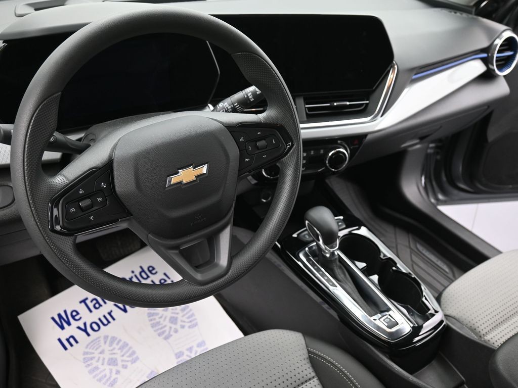 Chevrolet Trax Vehicle Full-screen Gallery Image 16
