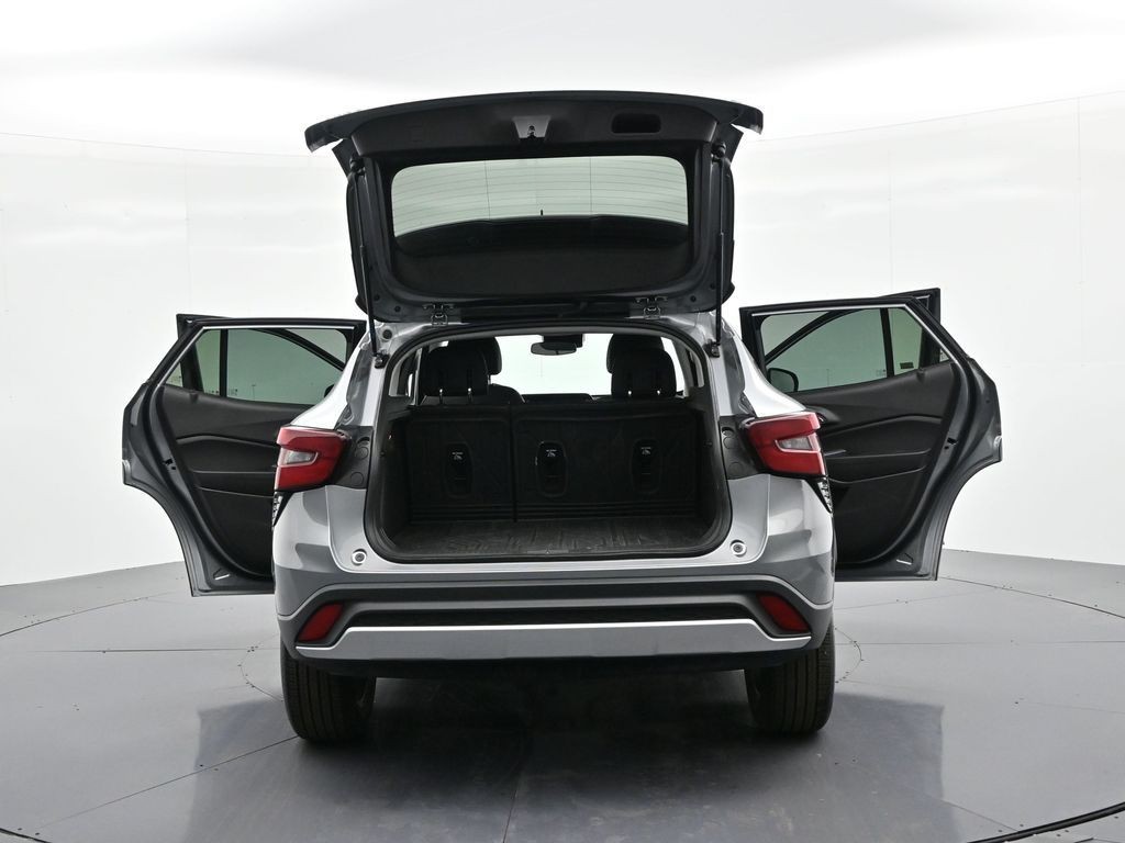 Chevrolet Trax Vehicle Full-screen Gallery Image 28