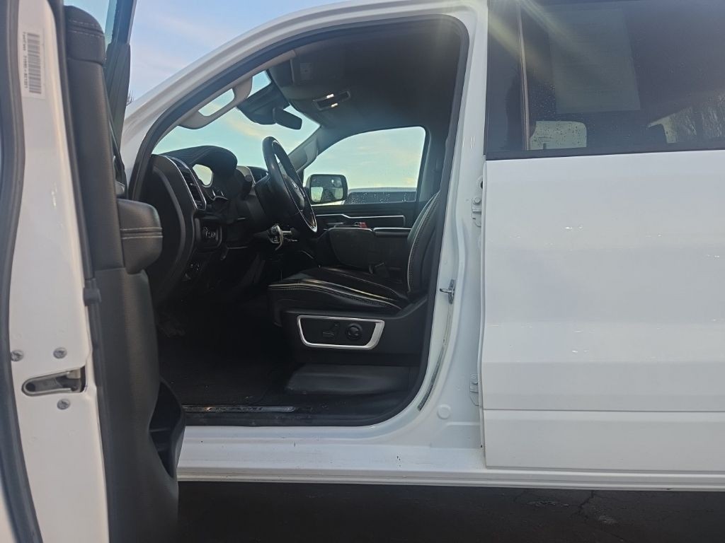 Ram 1500 Vehicle Full-screen Gallery Image 2