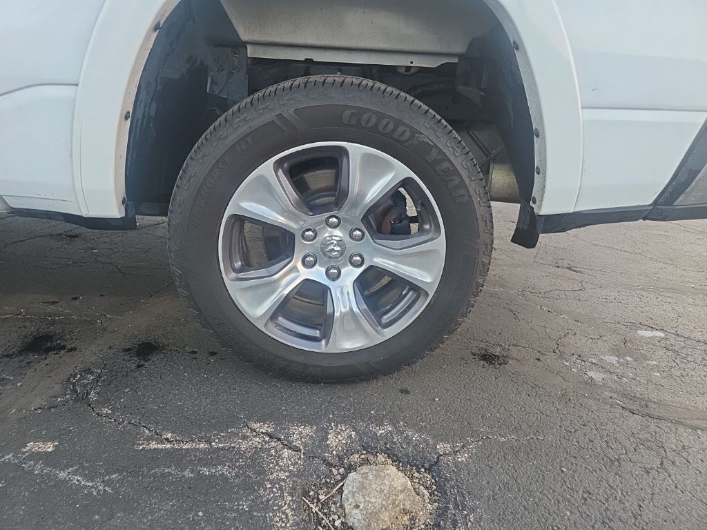 Ram 1500 Vehicle Full-screen Gallery Image 4