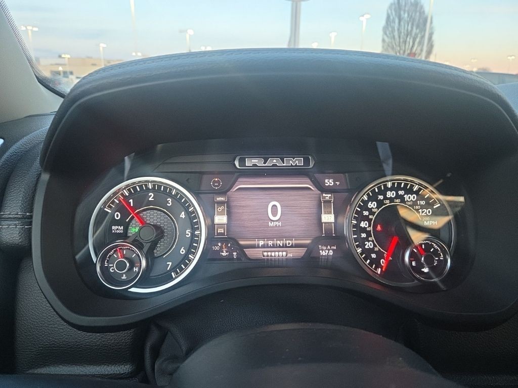 Ram 1500 Vehicle Full-screen Gallery Image 10