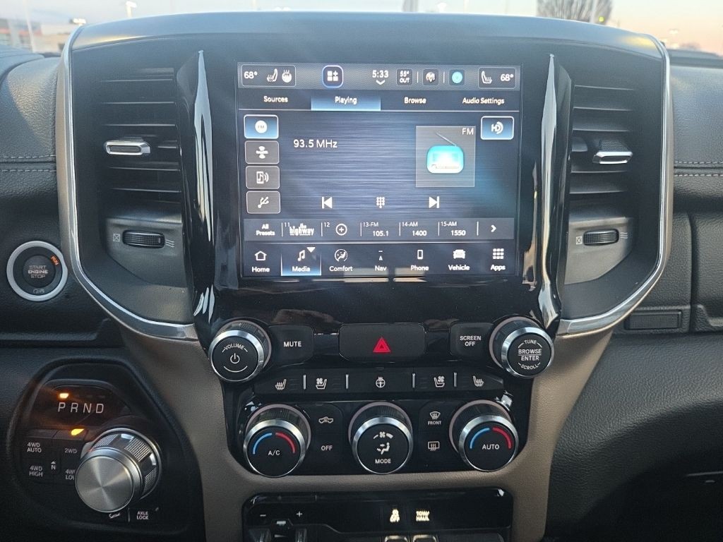 Ram 1500 Vehicle Full-screen Gallery Image 12