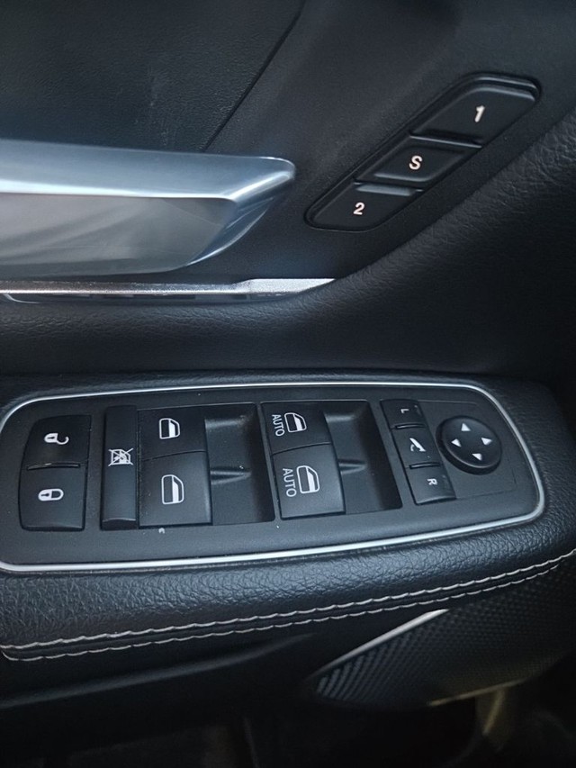 Ram 1500 Vehicle Full-screen Gallery Image 9