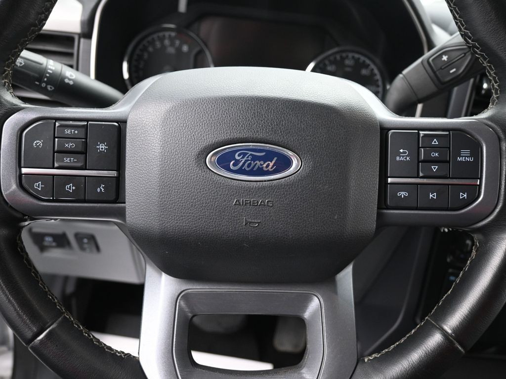 Ford F-150 Vehicle Full-screen Gallery Image 14