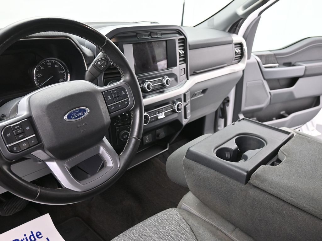 Ford F-150 Vehicle Full-screen Gallery Image 16