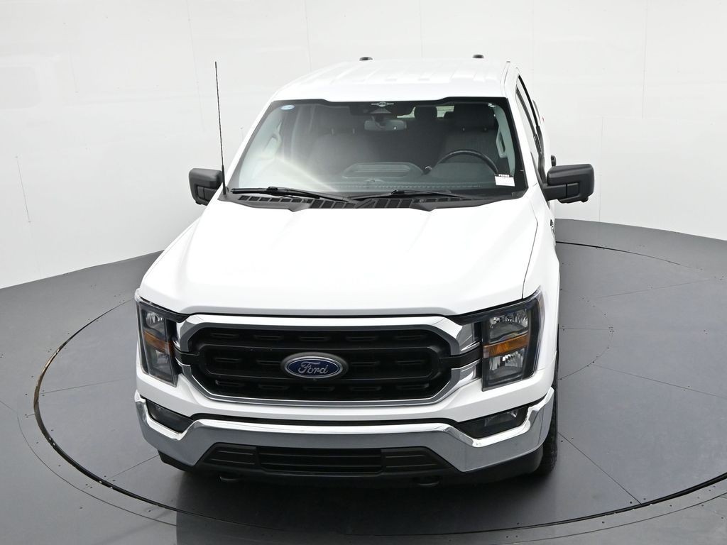 Ford F-150 Vehicle Full-screen Gallery Image 18