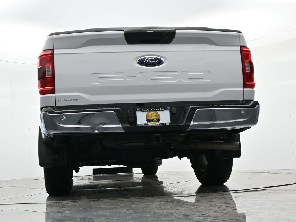 Ford F-150 Vehicle Full-screen Gallery Image 22